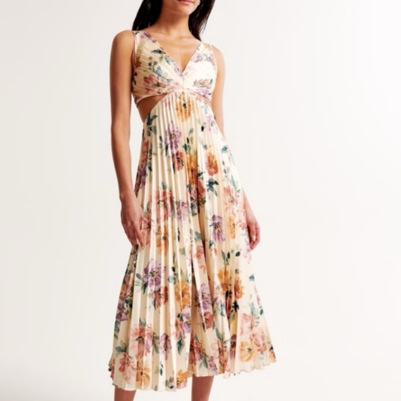 Abercrombie & Fitch Dresses & Skirts - Abercrombie & Fitch Giselle Satin Pleated Floral Maxi Dress XL